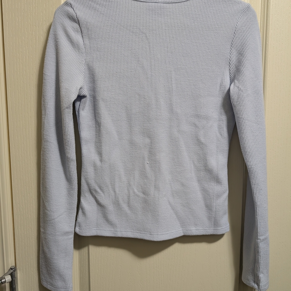 H&M Light Blue Ribbed Button-Up Top - Picture 2 of 2